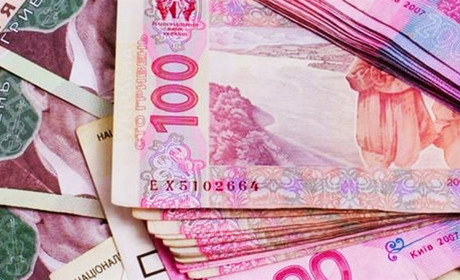 Що буде з тарифами, цінами та військовим обліком: які зміни чекають на українців у квітні 2025