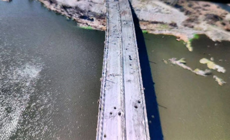 Окупанти підірвали міст в Олешках: бояться контрнаступу ЗСУ