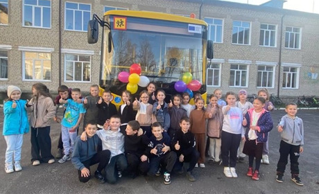 Немовицька громада отримала новий шкільний автобус