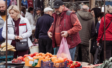 Ціни на ринку у Звягелі цієї неділі: овочі, фрукти, молоко та м’ясо