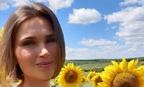 З новою енергією - до книжок і змін: знайомтесь з Оленою Ємельяновою - бібліотекаркою з Іванківців