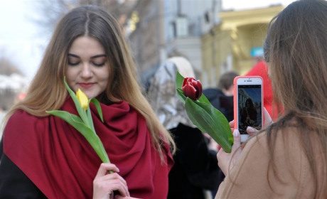 8 березня в Україні: віддання шани жіночності або день гендерної рівності?