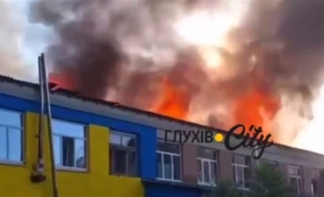 Росіяни вдарили ФПВ-дронами по Будинку культури в Есмані