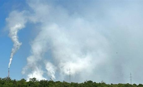 У Жовтих Водах місцеві скаржаться через потужні викиди кислотного заводу