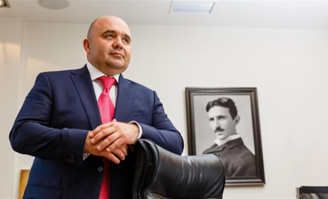 Нардеп від Сватового Олександр Лукашев посприяв скасуванню електронних декларацій