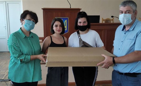 Балтським прийомним сім’ям подарували плазмові телевізори