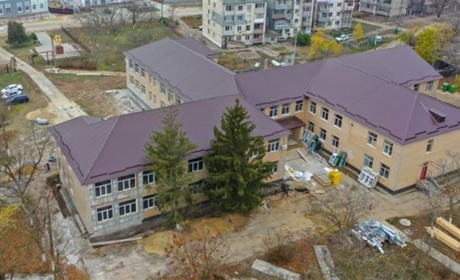 Маякам скасували тендер на ремонт маленької школи у Надлиманську за дуже великі гроші