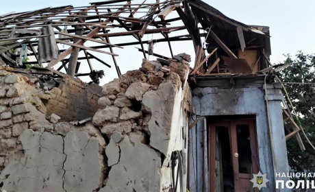 Протягом доби на Миколаївщині рашисти зруйнували 17 приватних будинків та амбулаторію