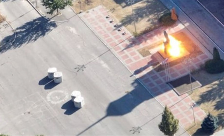 У Новій Каховці підпалили пам’ятник Леніну