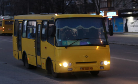 Перевезення пільговиків та дітей у Нікополі: затверджено план розподілу відшкодувань у березні