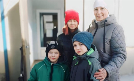 Попаснянська родина. На Луганщині дитячий будинок сімейного типу збільшився на трьох дітей