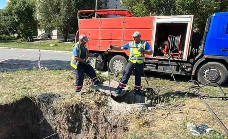 У Лозовій поблизу залізничної зупинки "Заводська" сталася аварія на водогоні. Хто залишився без води