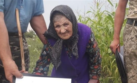 На Славутчині 88-річна бабуся майже півтори доби блукала в кукурудзяних полях