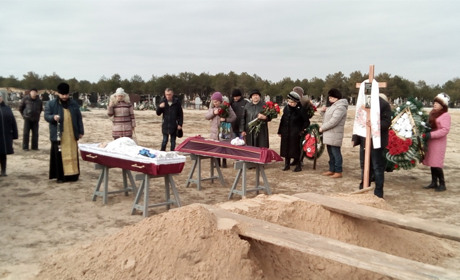 Мер перевірив кладовища