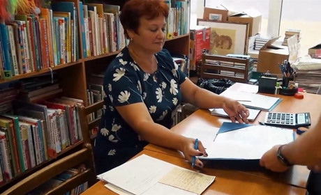 З Волноваської бібліотеки вилучено понад 1 500 українських книг. Відео