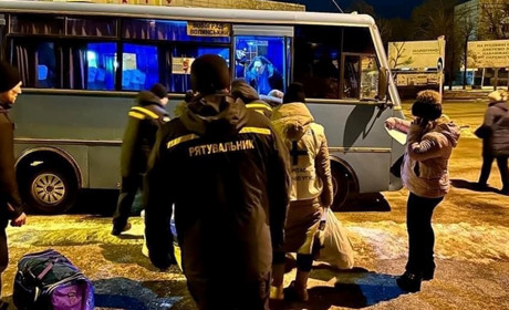 Звягельська громада прихистила 18 евакуйованих осіб з Донеччини — для них шукають житло