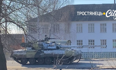 “Я точно памʼятаю, як світило сонечко”. Як два роки тому у Тростянець прийшла велика війна