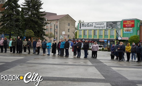 У Городку вшанували пам'ять Героя Андрія Жука: на центральній площі звучала історія його життя