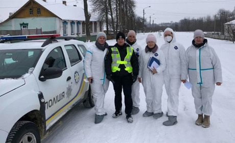 Фахівці відвідали епізоотичний осередок пташиного грипу в Куянівці