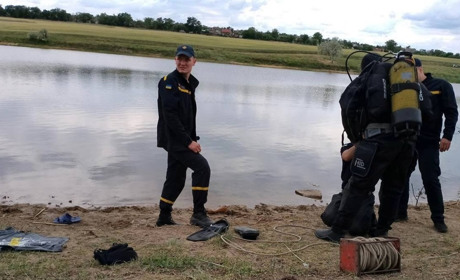 Неподалік Одеси рятувальники шукають чоловіка, який пішов купатися у ставок і зник (оновлено)