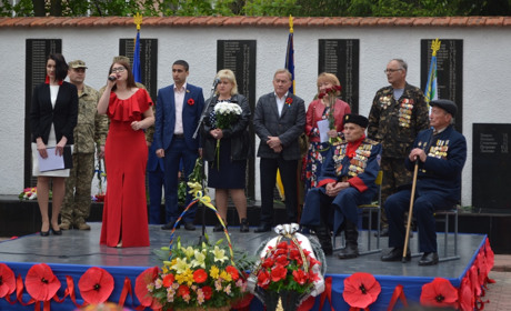 В Біляївці відбувся парад Перемоги: як ще громада вшановувала героїв Другої світової війни