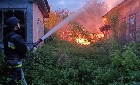 Внаслідок обстрілів на Глухівщині пошкоджено три приватні будинки та господарчу споруду
