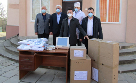  Чортківське пологове відділення поповнилося апаратом ШВЛ та захисними медичними комплектами (+фото)
