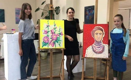 До Дня Конституції України у Шостці пройшов мистецький захід "Кольори свободи"