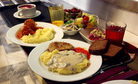 В одній з їдалень Южного готують безкоштовні обіди для потребуючих