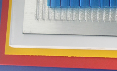 Листовий пластик для виготовлення внутрішньої і зовнішньої реклами