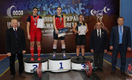 Скільки нагород привезли сватівські важкоатлетки з чемпіонату України