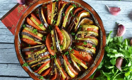 "Синенькі" любите? П'ять смачних страв із баклажанів