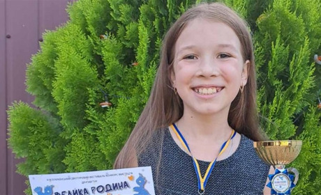 Глухівська вокалістка стала кращою на всеукраїнському конкурсі «Велика родина – моя Україна» (відео)