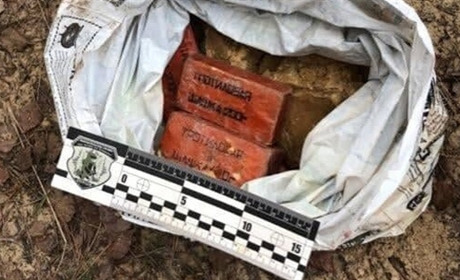 На Олешківському полігоні знайшли схрон із тротилом