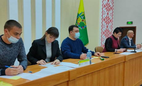 Бюджет-2022, боротьба із злочинністю, робота пошти: що цікавого було на сесії Сватівської райради