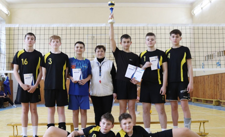 Команда волейболістів зі Жмеринки – переможці різдвяного турніру «Різдвяний м’яч Жмеринки»