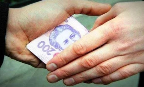 Пропонував тисячу, оштрафували на 17 тисяч: уманець хотів дати хабаря поліціянтам