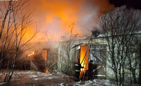 За добу на Шепетівщині трапилися три пожежі: подробиці інцидентів