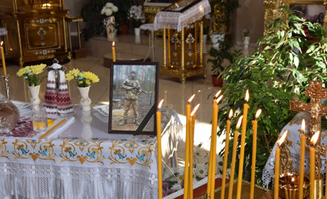 Не витримало серце: нетішинці провели в останню дорогу Дмитра Семенюка