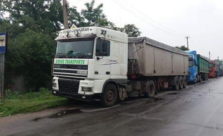 У Сватовому заборонили великогабаритним машинам паркуватися на вулицях міста