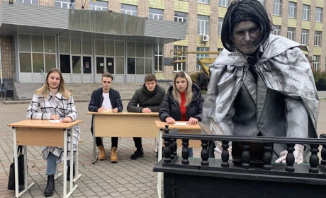 Цьогоріч у Ніжинському державному університеті радіодиктан "писав сам Микола Гоголь"!