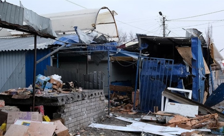 У Кураховому заборонено роботу ринку, магазинів, пошти. Розпорядження військової адміністрації
