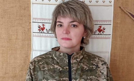 Учителька «Захисту України» Інна Севернюк: «Діти хочуть знати все про зброю та військову підготовку"