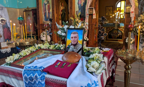 На Шепетівщині попрощалися із загиблим на війні Олегом Ковтуном