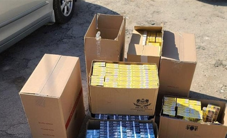 На блокпосту на Кременеччині поліцейські вилучили у водія 2 600 пачок цигарок без акцизу