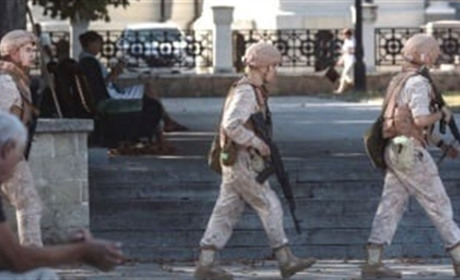 Росіяни вивозять родини своїх офіцерів із окупованого Криму