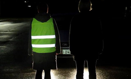 Режим світломаскування: як пішоходам залишатися видимими в темряві — нагадує поліція Нікополя