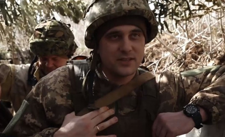 Воїни продовжують стримувати рашистів на сході України: відео з передової