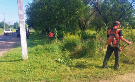 Комунальний десант з Біляївки відправився на допомогу у Градениці: що там робили
