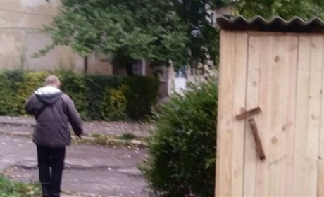 У Торецьку продовжують встановлювати громадські вбиральні: де вже можна скористатися?